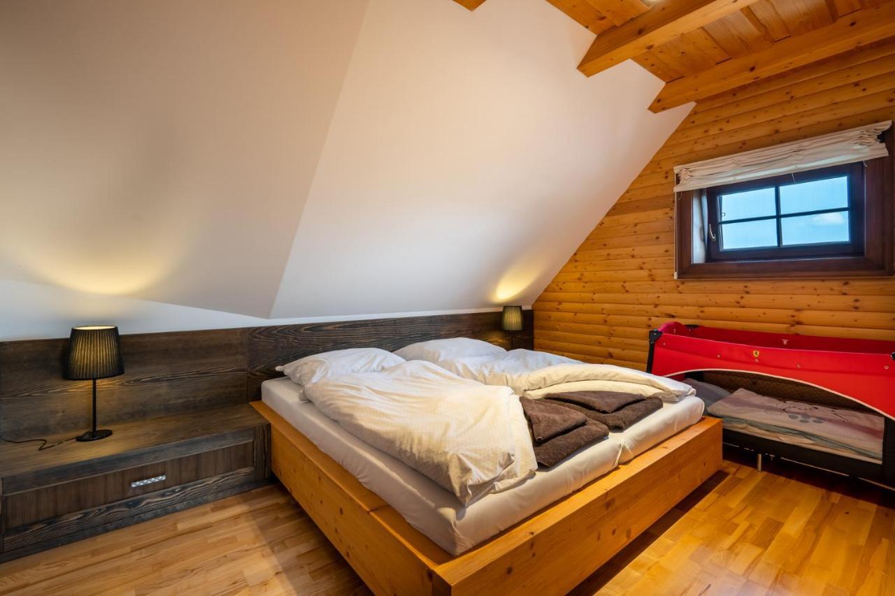Wellness Drevenica Zuberec, 3 Apartmany, 2 Studia, Tatranske Stity Z Terasy エクステリア 写真
